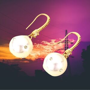 🆕Women’s Gold Rhinestone Faux Pearl Dangle Earrings❤️❤️